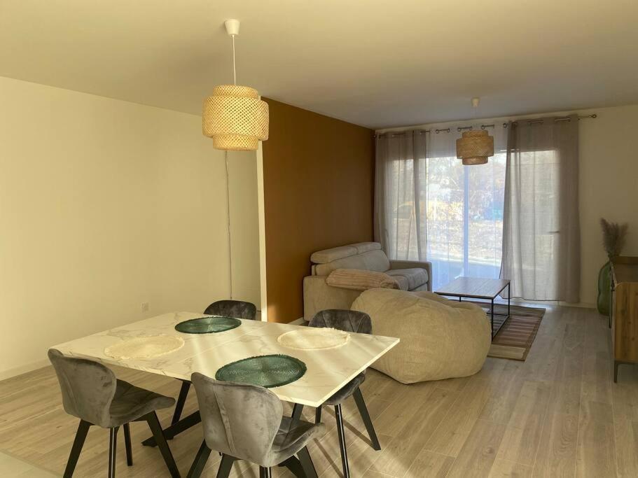 Maison By Sana Proche Du Lac Châtellerault Eksteriør billede